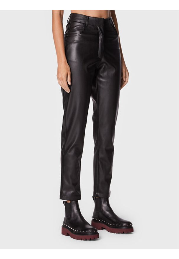 Silvian Heach Spodnie z imitacji skóry PGA22242PA Czarny Regular Fit. Kolor: czarny. Materiał: syntetyk, skóra