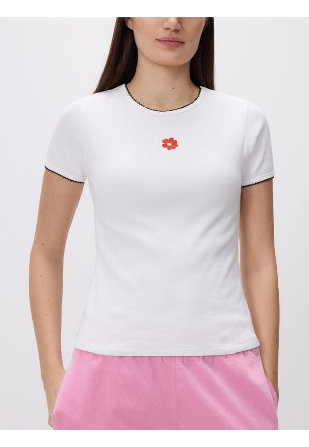Reserved - T-shirt z bawełną - biały. Kolor: biały. Materiał: bawełna