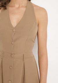 Born2be - Ciemnobeżowa Sukienka na Szyję z Ozdobnymi Guzikami Folorea. Kolor: beżowy #4