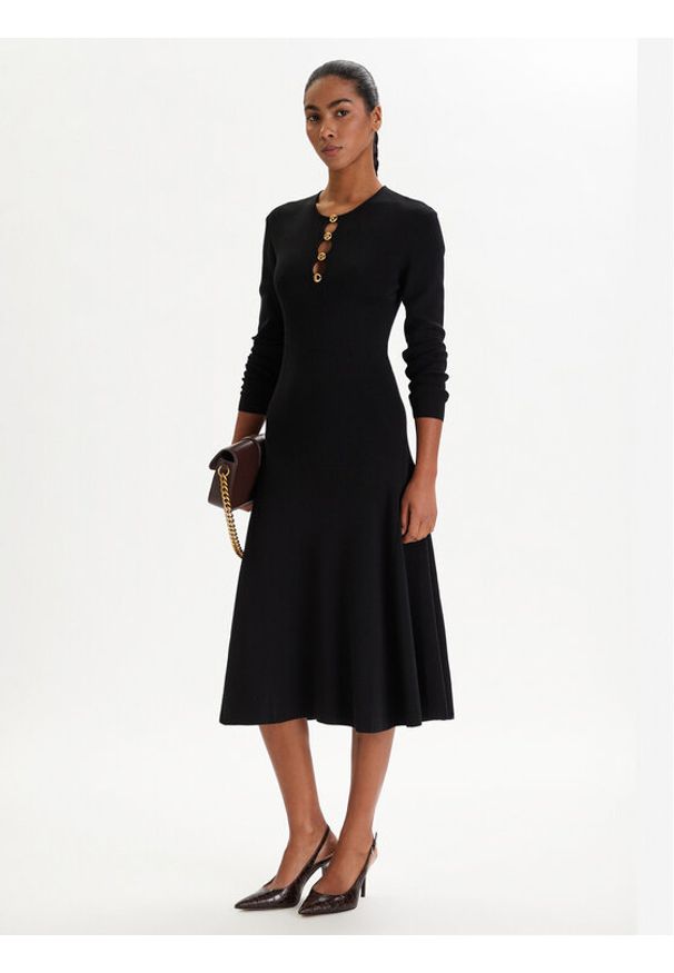 Karl Lagerfeld - KARL LAGERFELD Sukienka dzianinowa B1W13003 Czarny Regular Fit. Typ kołnierza: dekolt w karo. Kolor: czarny. Materiał: wiskoza