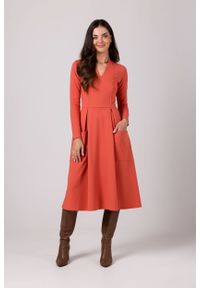 MOE - Rozkloszowana Sukienka z Kieszeniami - Ceglasta. Kolor: czerwony. Materiał: bawełna, elastan