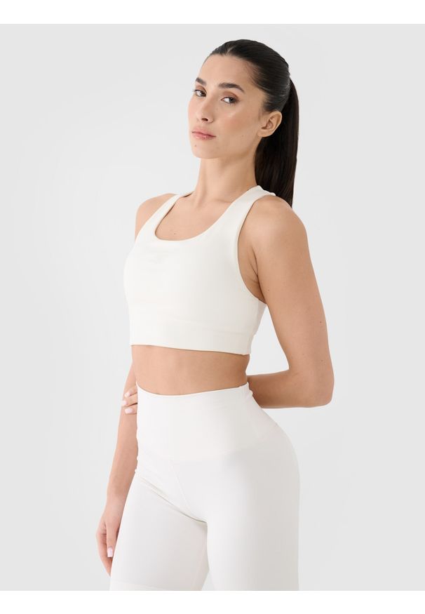 4f - 4F Biustonosz treningowy z niskim wsparciem damski - biały XL. Kolor: biały. Materiał: dzianina, elastan, włókno, syntetyk, materiał, guma. Rodzaj stanika: wyciągane miseczki. Wzór: gładki, jednolity, ze splotem. Sport: fitness, joga i pilates