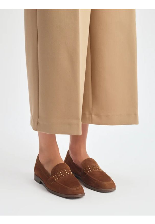 Ryłko - Brązowe mokasyny z ćwiekami. Kolor: brązowy. Materiał: skóra, welur. Styl: street