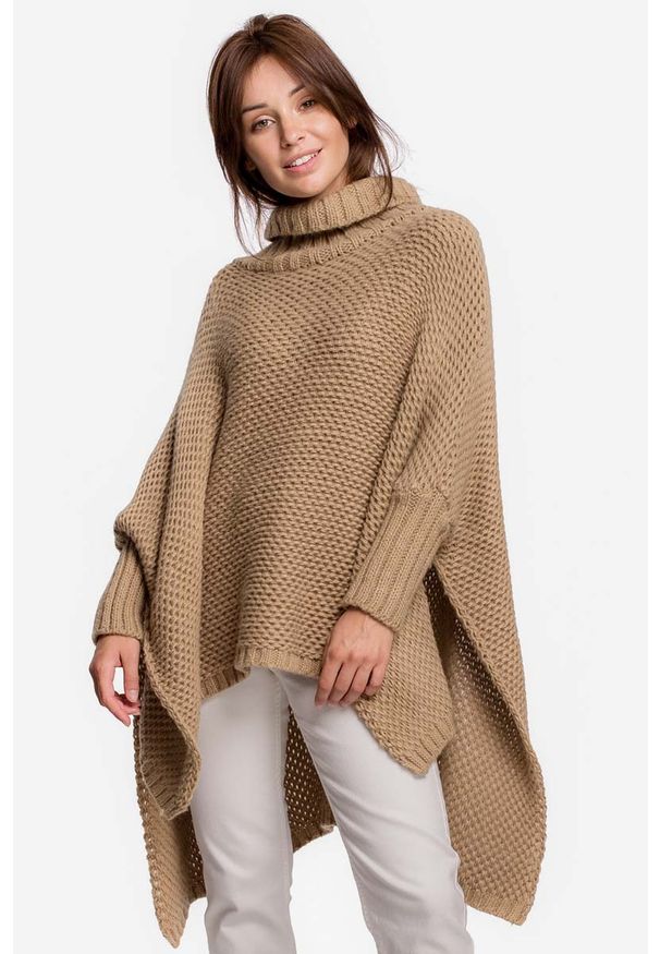 Sweter MOE z golfem