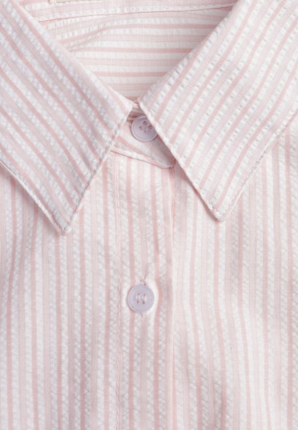 Born2be - Różowa Koszula z Bawełną w Paski Ozdobiona Haftem Sercem Sewriva. Okazja: na co dzień. Typ kołnierza: kołnierzyk klasyczny. Kolor: różowy. Materiał: bawełna. Wzór: paski, aplikacja, haft. Styl: klasyczny, casual