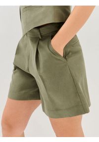 Sinsay - Szorty z lyocellu z zakłądkami i domieszką lnu - zielony. Kolor: zielony. Materiał: len #1