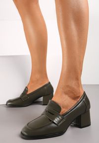 Born2be - Zielone Półbuty na Słupku z Kwadratowym Noskiem i Ozdobnym Paskiem Smotere. Zapięcie: pasek. Kolor: zielony. Obcas: na słupku. Styl: elegancki #1