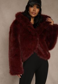 Renee - Bordowa Kurtka Futro z Nieodpinanym Kapturem Zetera. Okazja: na co dzień. Kolor: czerwony. Materiał: futro. Styl: casual, klasyczny #2