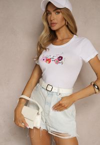 Renee - Biało-Różowy Bawełniany T-shirt z Nadrukiem Zarinelle. Okazja: na co dzień. Kolor: biały. Materiał: bawełna. Wzór: nadruk. Styl: casual #3