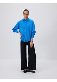 Reserved - Koszula z ramią - niebieski. Kolor: niebieski. Materiał: tkanina. Wzór: gładki