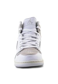 Buty Nike Air Jordan 1 Mid Se Craft DM9652-120 białe. Okazja: na co dzień. Kolor: biały. Materiał: skóra. Model: Nike Air Jordan #4