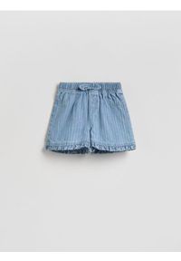 Reserved - Jeansowe szorty w paski - niebieski. Kolor: niebieski. Materiał: jeans. Wzór: paski #1