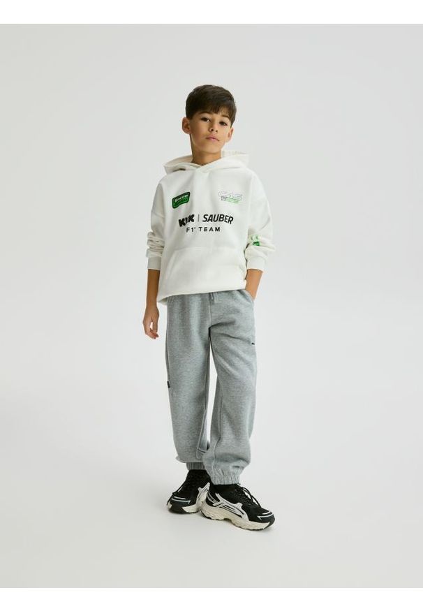 Reserved - Bawełniane spodnie cargo - jasnoszary. Kolor: szary. Materiał: bawełna