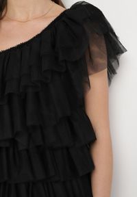 Born2be - Czarna Sukienka Mini na Jedno Ramię Asymetryczna z Falbankami Nomenta. Typ kołnierza: kołnierz z falbankami. Kolor: czarny. Typ sukienki: asymetryczne. Długość: mini #6