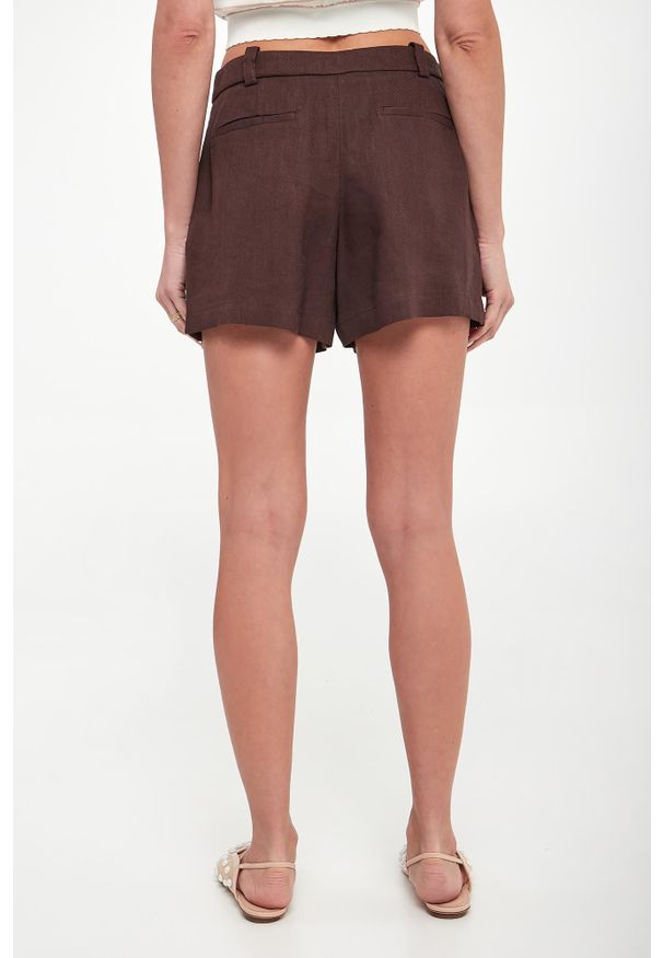 Elisabetta Franchi - Szorty damskie lniane ELISABETTA FRANCHI. Materiał: len