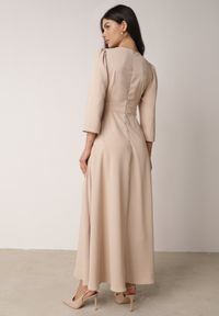 Born2be - Beżowa Kopertowa Sukienka Wieczorowa z Metaliczną Aplikacją w Talii Henalana. Okazja: na imprezę. Typ kołnierza: dekolt w serek. Kolor: beżowy. Wzór: aplikacja. Typ sukienki: kopertowe. Styl: wizytowy #8