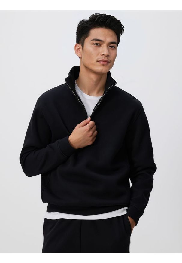 Reserved - Bluza ze stójką - czarny. Typ kołnierza: kołnierzyk stójkowy. Kolor: czarny. Materiał: dzianina, bawełna