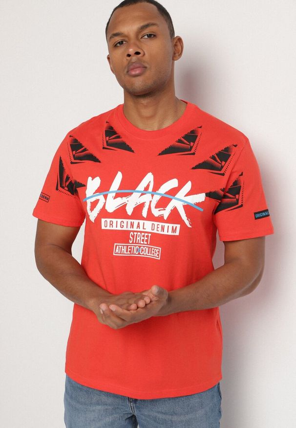 Born2be - Pomarańczowa Koszulka z Bawełny z Nadrukiem Vorassa. Okazja: na co dzień. Kolor: pomarańczowy. Materiał: bawełna. Wzór: nadruk. Styl: casual