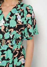 Born2be - Zielona Sukienka z Bawełną i Bufiastymi Rękawami w Kwiaty Lunedita. Okazja: na co dzień. Kolor: zielony. Materiał: bawełna. Wzór: kwiaty. Styl: elegancki, casual #4