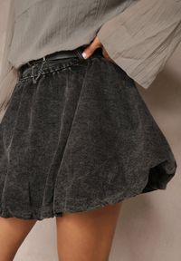 Renee - Czarna Bawełniana Spódnica Bombka z Podszewką Szorty z Paskiem Ilirisa. Okazja: na co dzień. Kolor: czarny. Materiał: bawełna. Styl: casual #3