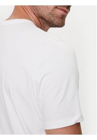 Guess T-Shirt M4YI30 J1314 Biały Slim Fit. Kolor: biały. Materiał: bawełna