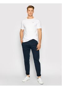 TOMMY HILFIGER - Tommy Hilfiger T-Shirt 2S87904671 Biały Regular Fit. Kolor: biały. Materiał: bawełna