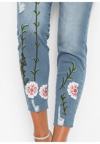 bonprix - Jeansy skinny, średni stan, z dodatkiem stretchu. Kolor: niebieski. Wzór: haft #2