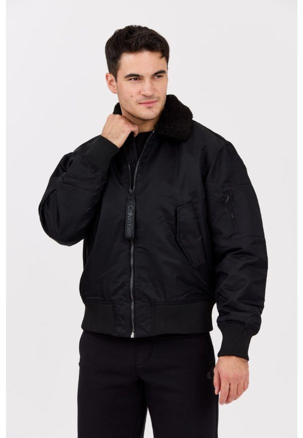Calvin Klein - CALVIN KLEIN Czarna męska bomberka, Rozmiar XXL. Kolor: czarny. Materiał: futro, materiał. Styl: elegancki