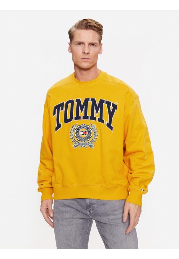 Tommy Jeans Bluza College Graphic DM0DM16804 Żółty Boxy Fit. Kolor: żółty. Materiał: bawełna