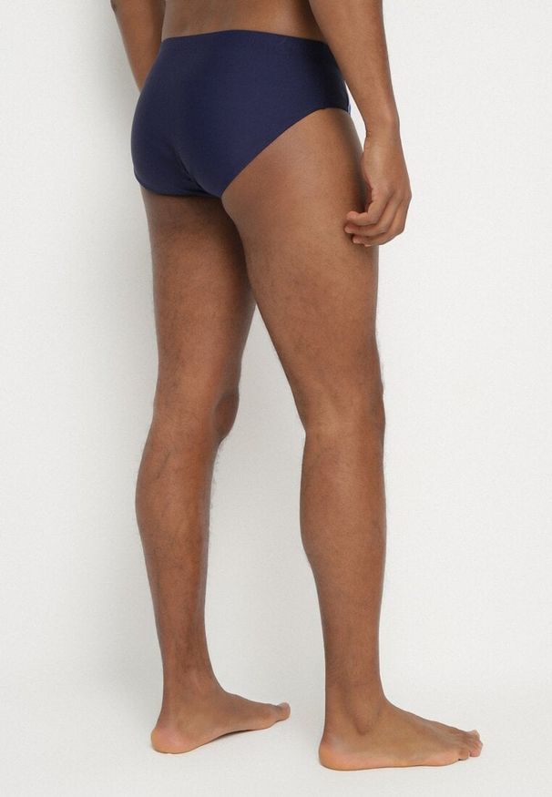 Born2be - Granatowe Kąpielówki Typu Slipy z Kieszonką Firine. Kolor: niebieski