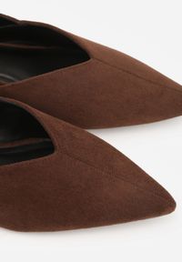 Born2be - Brązowe Sandały z Ozdobnym Wycięciem i Odkrytą Piętą Naitheis. Zapięcie: klamry. Kolor: brązowy. Materiał: jeans. Styl: elegancki #9