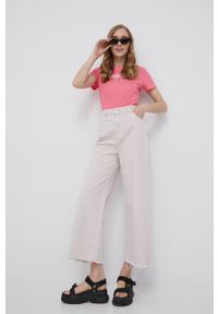Tommy Jeans t-shirt damski kolor różowy. Kolor: różowy. Materiał: bawełna. Długość rękawa: krótki rękaw. Długość: krótkie. Wzór: nadruk #2