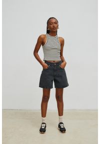Marsala - Szorty z szerokimi nogawkami w kolorze WASHED BLACK - TABOO-XL. Okazja: na plażę, na spacer. Materiał: jeans, denim. Wzór: haft. Sezon: lato, wiosna