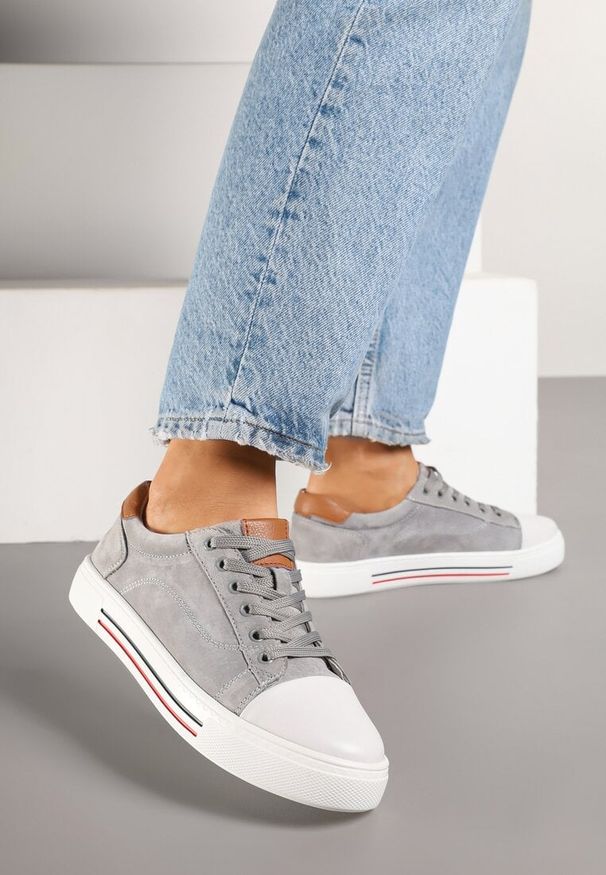 Renee - Szare Płaskie Trampki ze Skóry Naturalnej ze Skórzaną Wkładką i Ozdobnym Noskiem Milili. Okazja: na co dzień. Zapięcie: sznurówki. Kolor: szary. Materiał: skóra. Styl: casual, klasyczny, sportowy