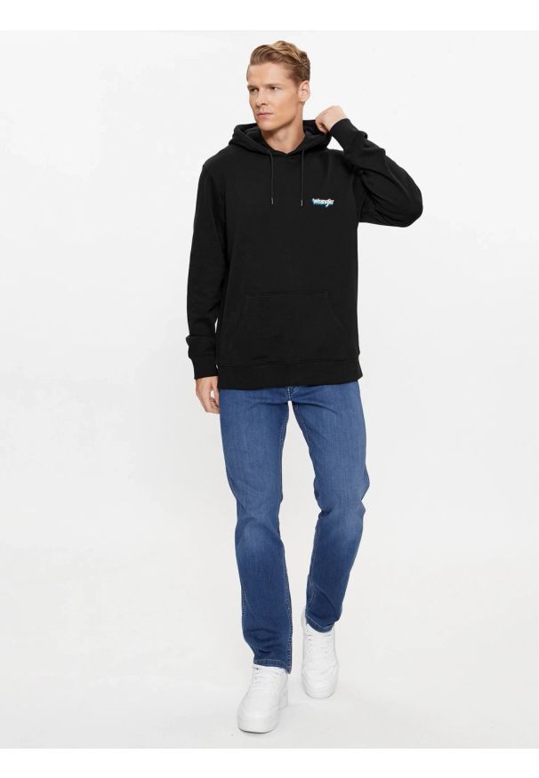 Wrangler - WRANGLER HOODIE MĘSKA BLUZA Z KAPTUREM WASHED BLACK 112343376 W658018282. Typ kołnierza: kaptur