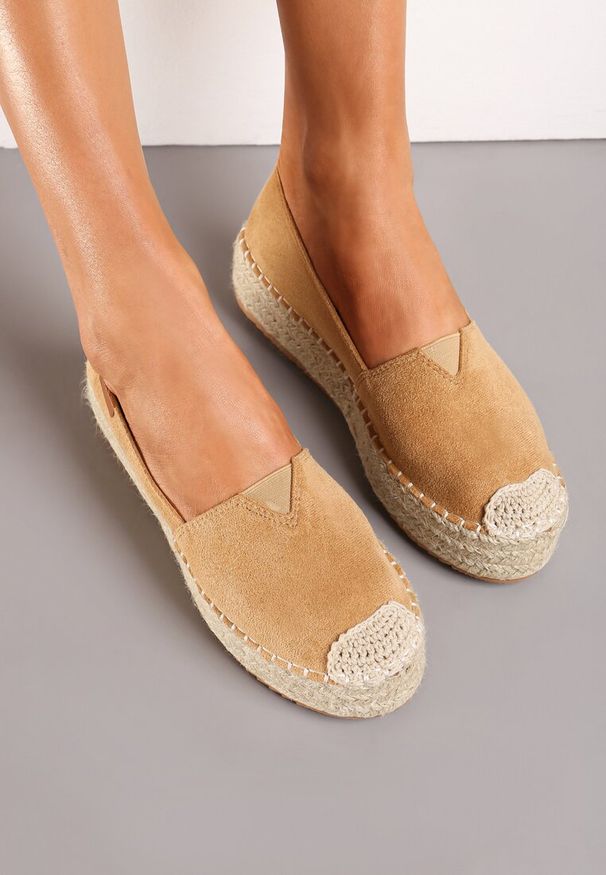 Born2be - Ciemnobeżowe Espadryle na Plecionej Platformie z Ekozamszu Avalana. Kolor: beżowy. Materiał: len. Obcas: na platformie. Styl: elegancki