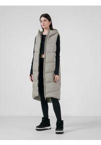 4f - Bezrękawnik puchowy z wypełnieniem syntetycznym damski. Typ kołnierza: kołnierzyk stójkowy, kaptur. Kolor: szary. Materiał: syntetyk, puch. Długość rękawa: bez rękawów. Długość: do kolan #2