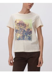 Reserved - T-shirt z nadrukiem - kremowy. Kolor: kremowy. Materiał: dzianina, bawełna. Wzór: nadruk #1