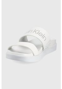 Calvin Klein klapki damskie kolor biały. Nosek buta: okrągły. Kolor: biały. Materiał: materiał, guma. Wzór: gładki. Obcas: na obcasie. Wysokość obcasa: niski #4