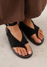 Born2be - Czarne Sandały Japonki z Imitacji Zamszu z Paskiem na Duży Palec Onisira. Okazja: na co dzień. Zapięcie: pasek. Kolor: czarny. Materiał: zamsz. Sezon: lato. Styl: boho, klasyczny, casual #7
