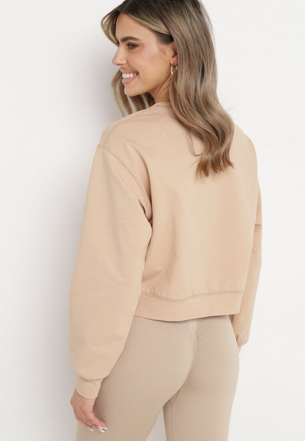 Born2be - Beżowa Bawełniana Bluza Oversize o Krótszym Kroju Vesperana. Kolor: beżowy. Materiał: bawełna. Długość: krótkie