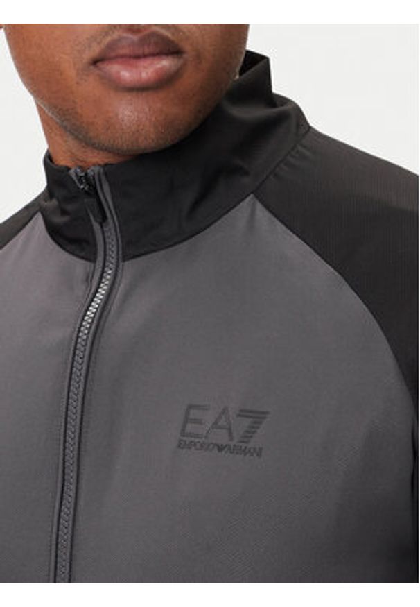 EA7 Emporio Armani Dres 7M000642 AF16072 M8187 Czarny Regular Fit. Kolor: czarny. Materiał: syntetyk