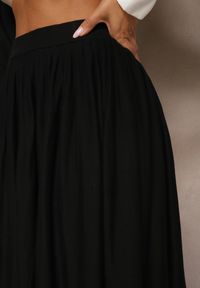 Renee - Czarna Spódnica z Wiskozą o Plisowanym Kroju z Gumką w Pasie Tilisya. Okazja: na co dzień. Kolor: czarny. Materiał: wiskoza. Styl: klasyczny, elegancki, casual
