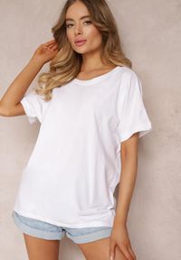 Renee - Biały Bawełniany T-shirt Oversize z Krótkim Rękawem i Dłuższym Tyłem Zanimara. Kolor: biały. Materiał: bawełna. Długość rękawa: krótki rękaw. Długość: krótkie #1