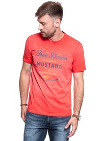 Mustang - MUSTANG T SHIRT Alex C Print 1008961 7179. Kolor: czerwony. Wzór: nadruk