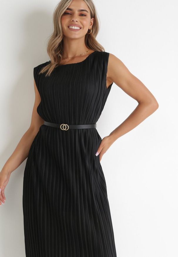 Born2be - Czarna Plisowana Sukienka Midi z Paskiem z Imitacji Skóry Sharia. Kolor: czarny. Materiał: skóra. Długość rękawa: bez rękawów. Styl: elegancki. Długość: midi