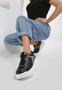 Renee - Czarne Sneakersy Cricketflight. Wysokość cholewki: przed kostkę. Nosek buta: okrągły. Kolor: czarny. Materiał: skóra. Szerokość cholewki: normalna. Wzór: aplikacja, nadruk #3