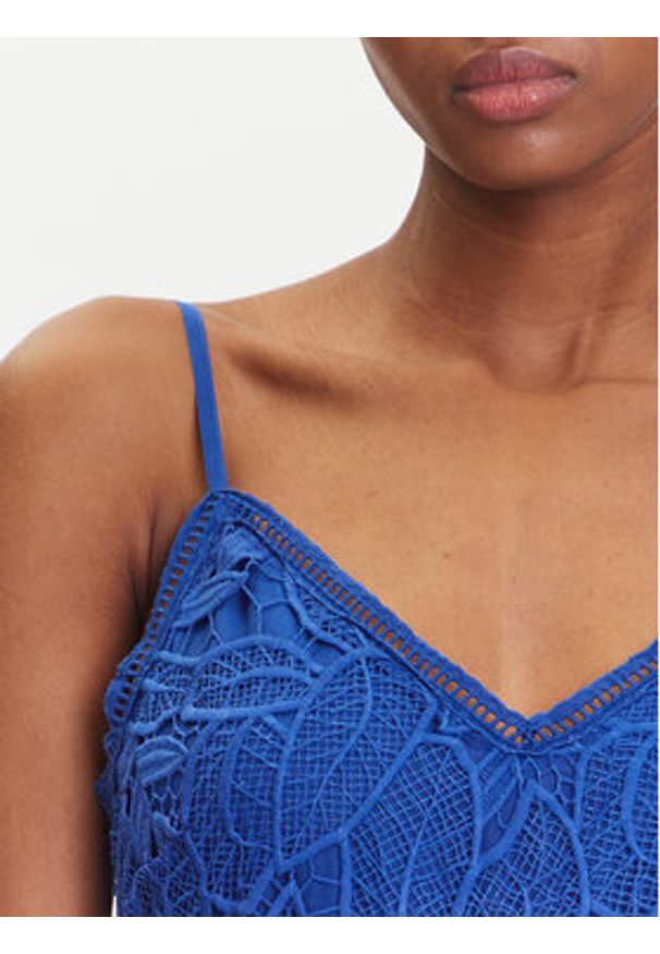 YAS Sukienka letnia Lifa 26037183 Niebieski Regular Fit. Kolor: niebieski. Materiał: syntetyk. Sezon: lato