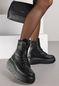 Born2be - Czarne Skórzane Botki Typu Workery na Grubej Podeszwie Vernisa. Okazja: na co dzień. Kolor: czarny. Materiał: skóra. Styl: casual #3