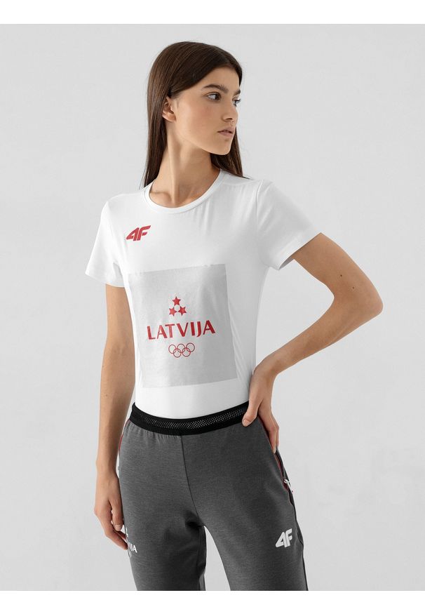 4f - Koszulka damska Łotwa - Tokio 2020. Kolor: biały. Materiał: dzianina, bawełna. Wzór: nadruk. Sezon: lato